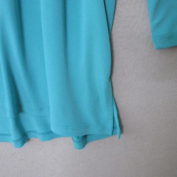 Susan Graver Plus 2X Blue Liquid Knit Slinky Top - Picture 10 of 12